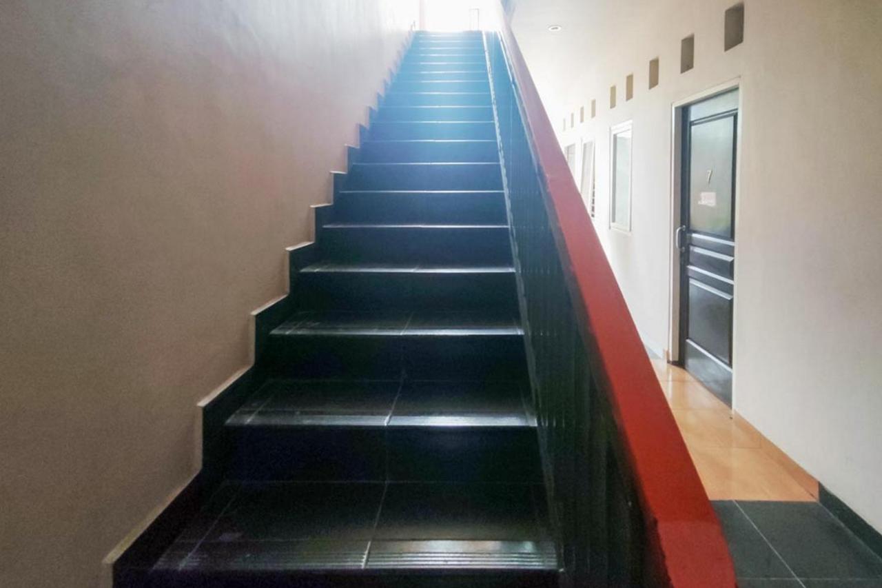 Chandra Graha Guesthouse 팔루 외부 사진